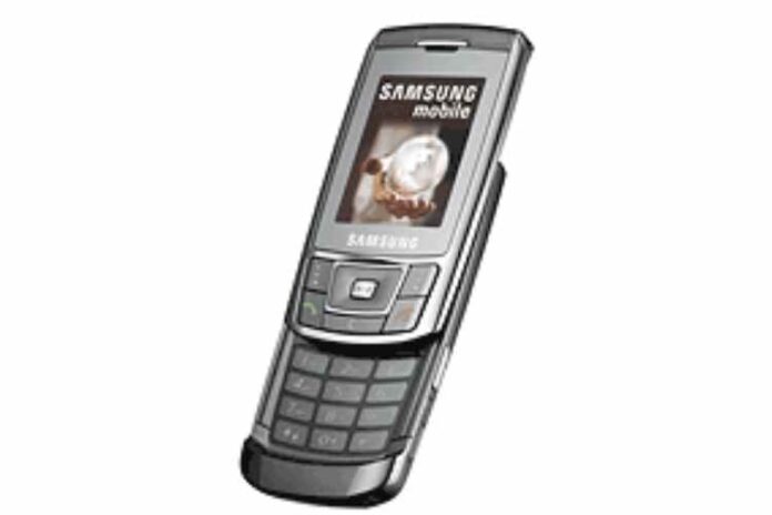 SAMSUNG Galaxy D900